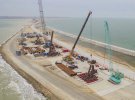 Завершены электромонтажные работы на транспортном переходе через Керченский пролив